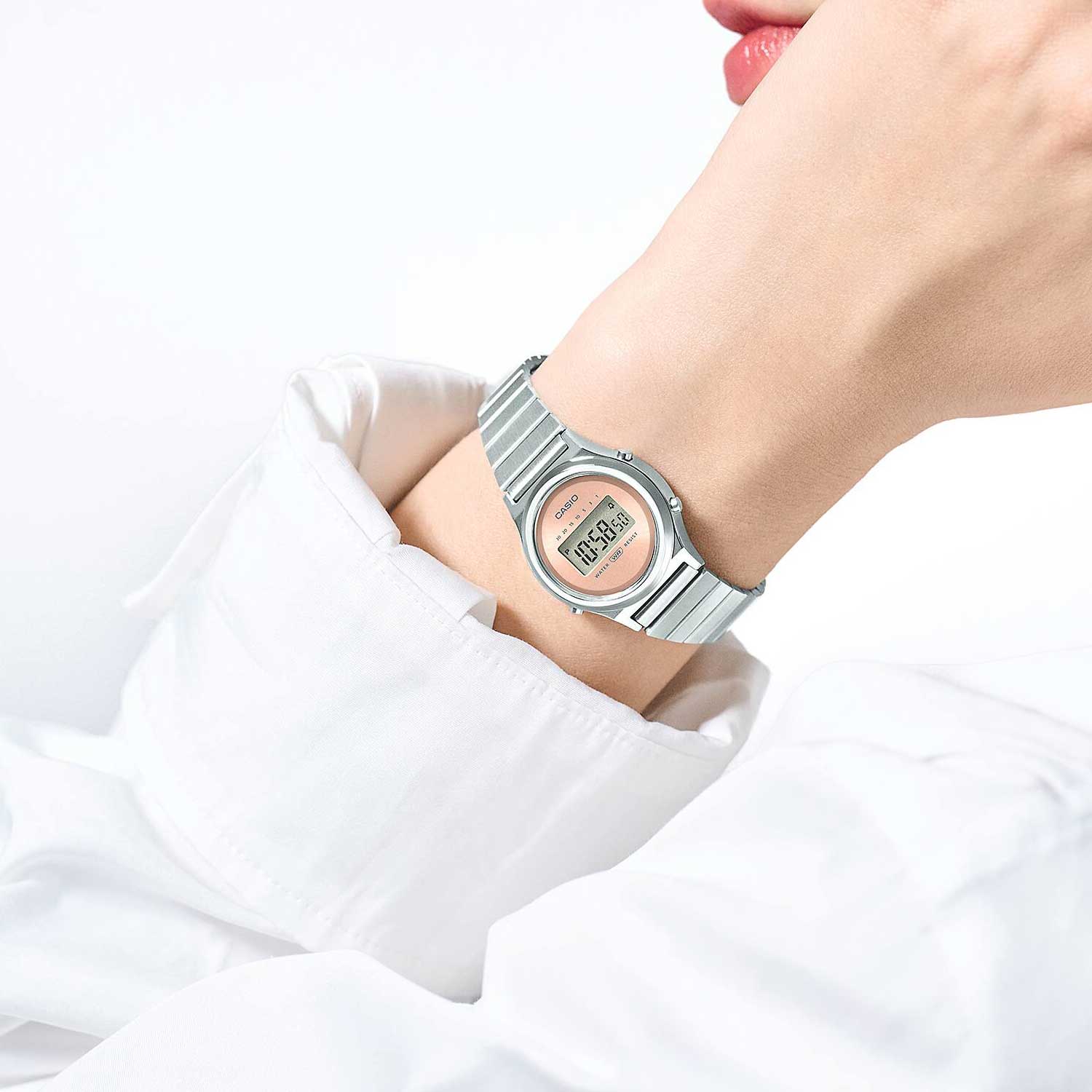 Японские наручные часы Casio Vintage LA700WE-4A с хронографом