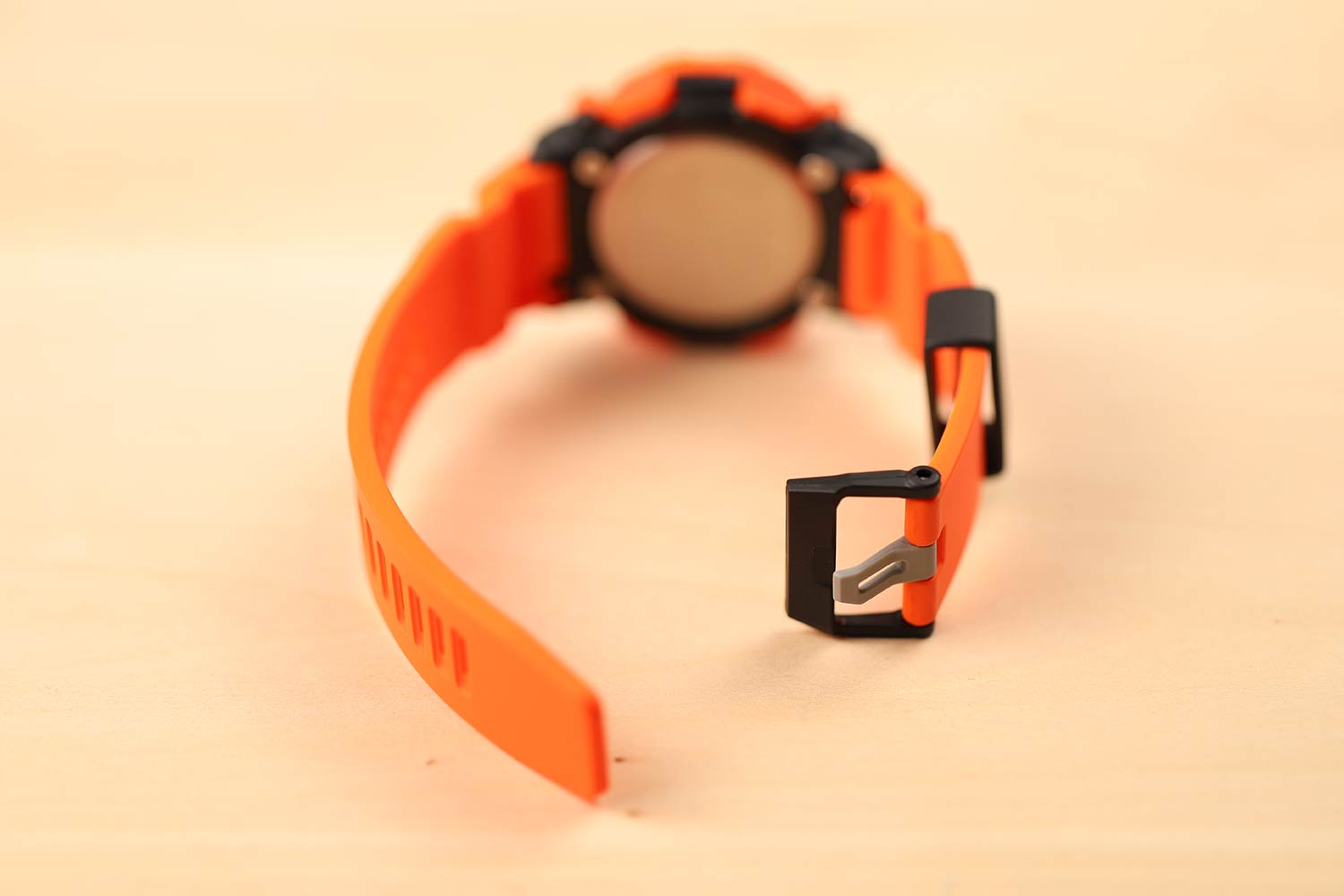 Японские наручные часы Casio G-SHOCK GA-2200M-4AER с хронографом