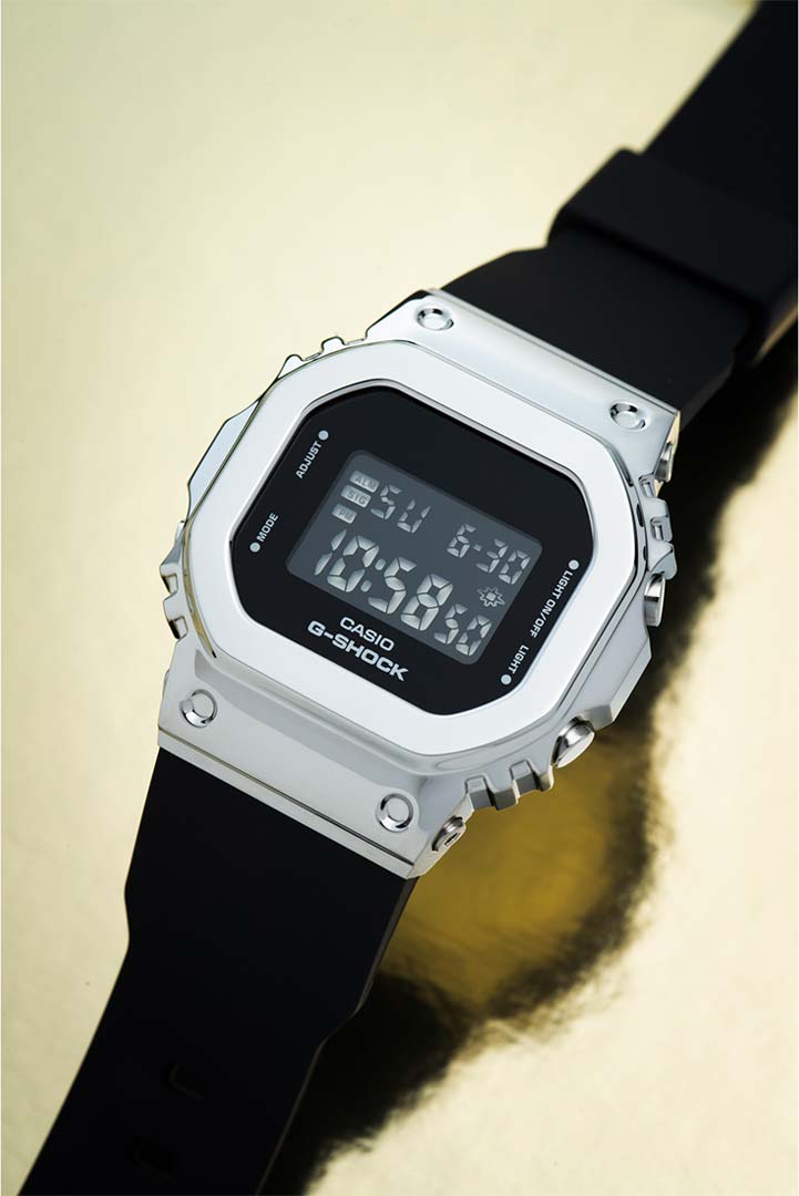 Японские наручные часы Casio G-SHOCK GM-S5600-1ER с хронографом