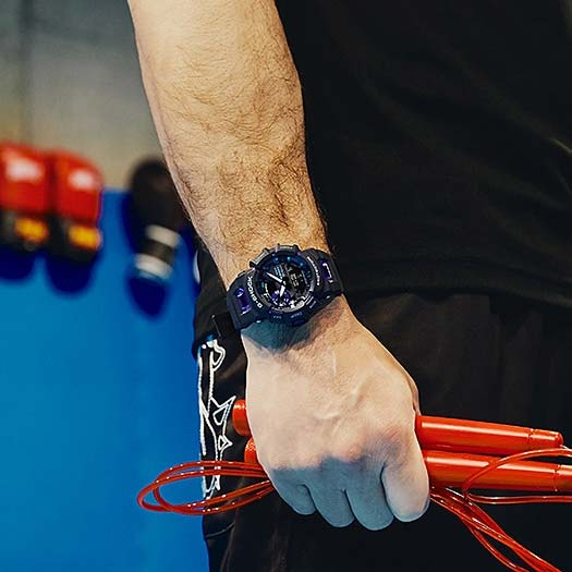 Японские спортивные наручные часы Casio G-SHOCK GBA-900-1A6ER с хронографом