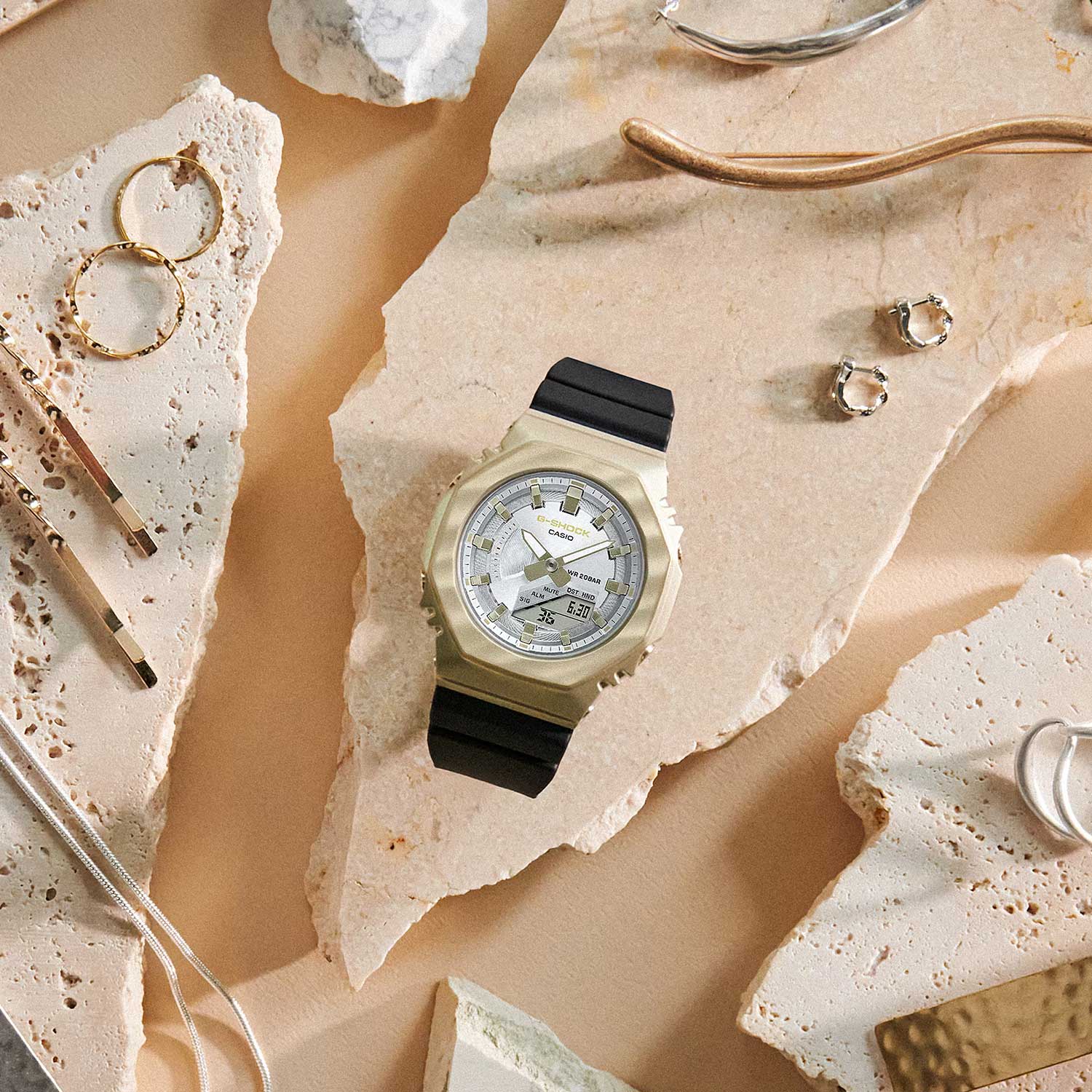 Японские наручные часы CASIO G-SHOCK GM-S2100BC-1A