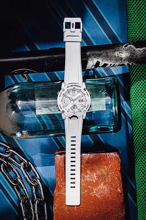Японские наручные часы Casio G-SHOCK GA-2000S-7AER с хронографом