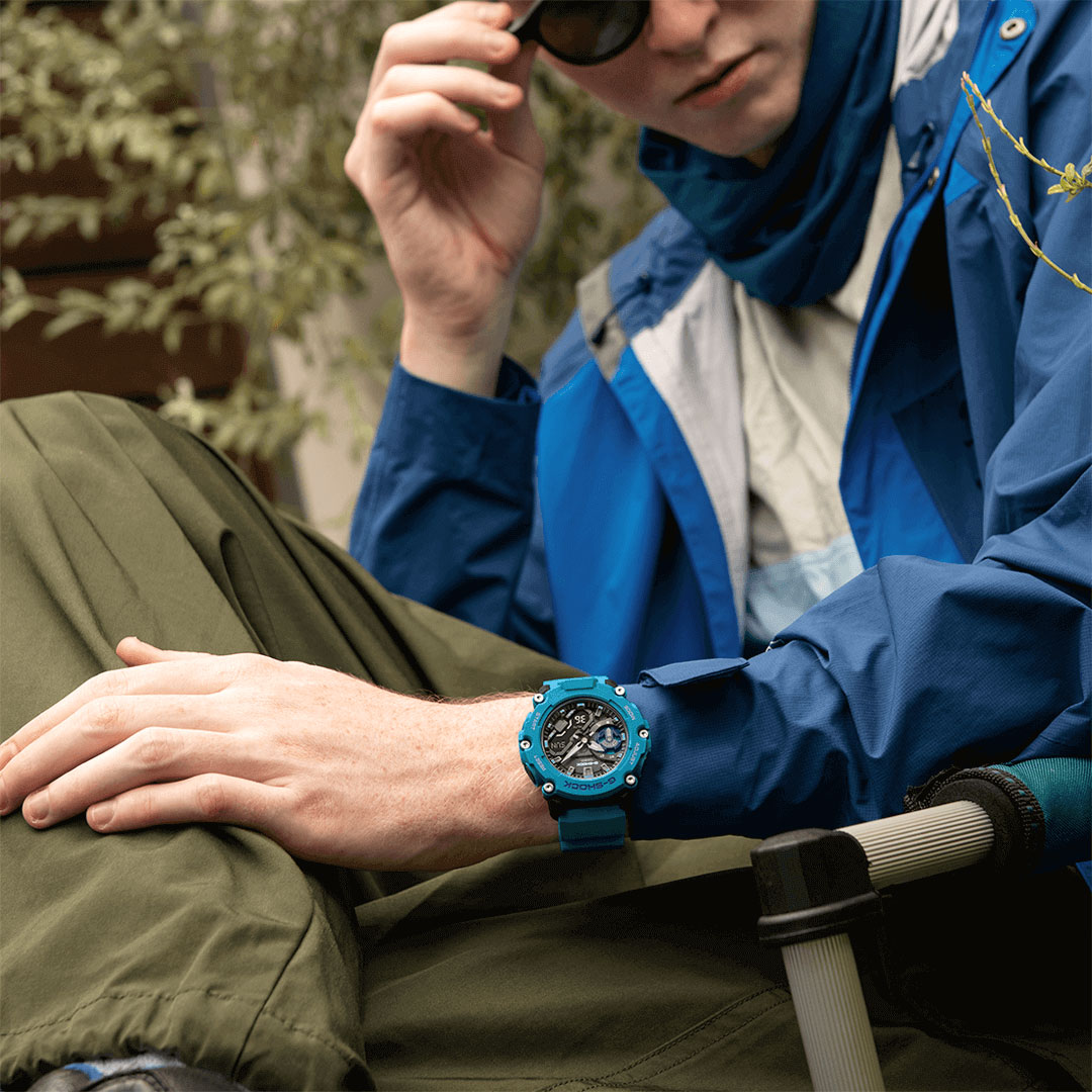 Японские наручные часы Casio G-SHOCK GA-2200-2AER с хронографом