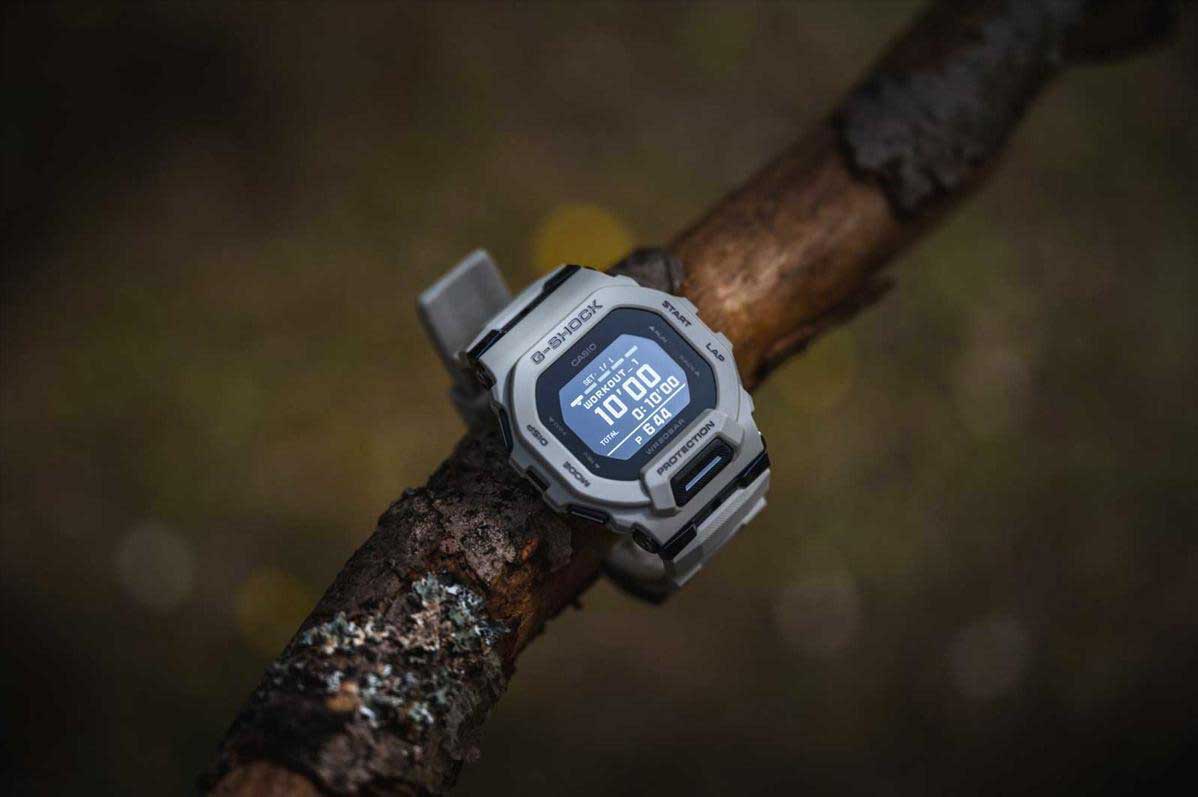 Японские спортивные наручные часы Casio G-SHOCK GBD-200UU-9E с хронографом