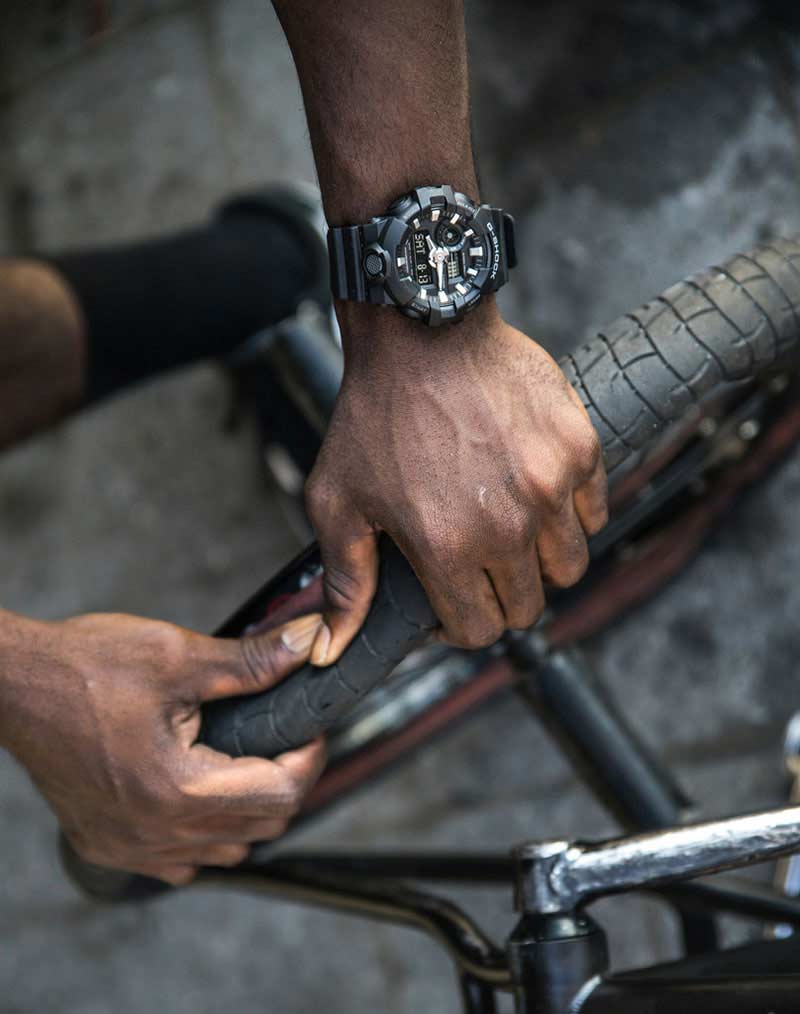 Японские наручные часы CASIO G-SHOCK GA-700-1B