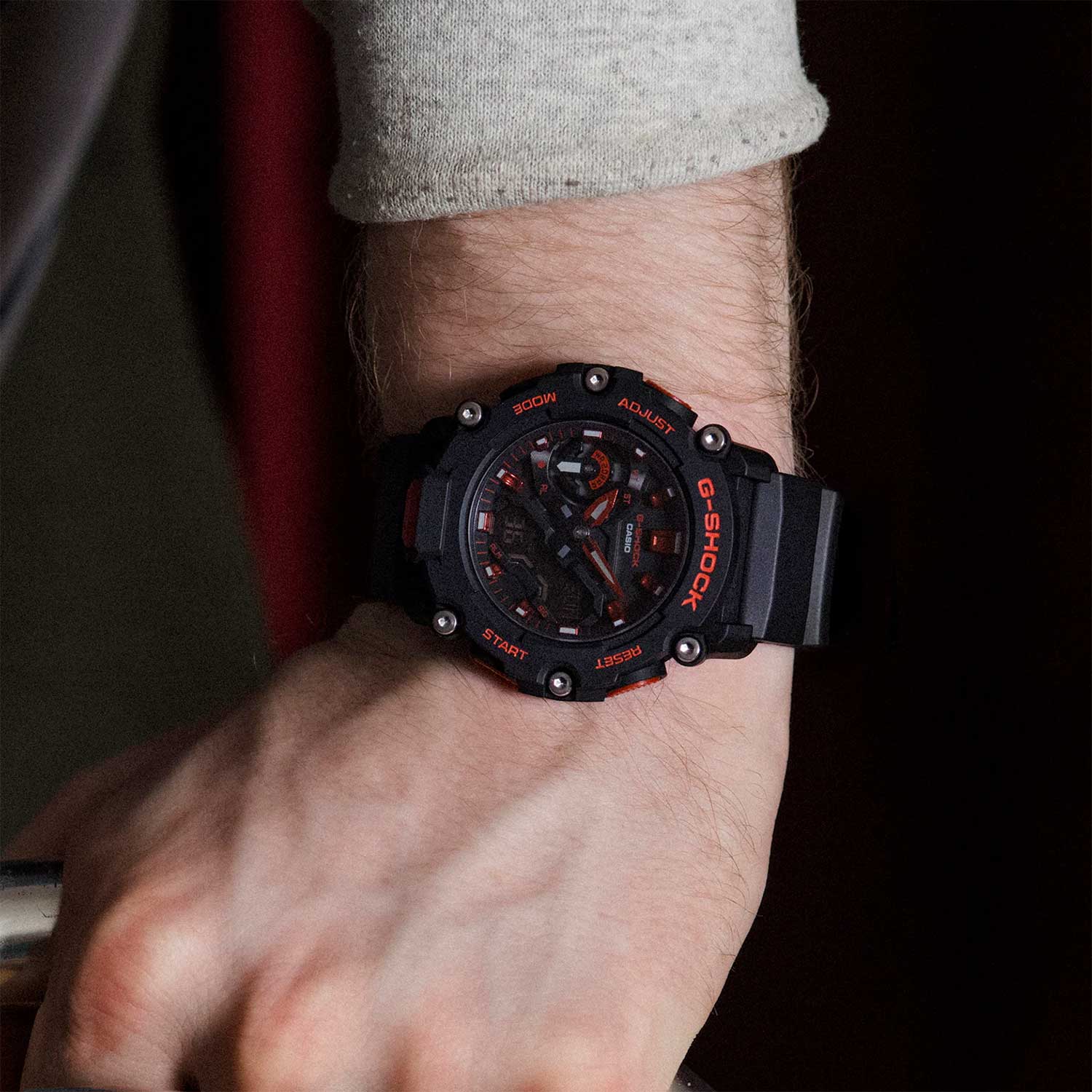 Японские наручные часы Casio G-SHOCK GA-2200BNR-1A с хронографом