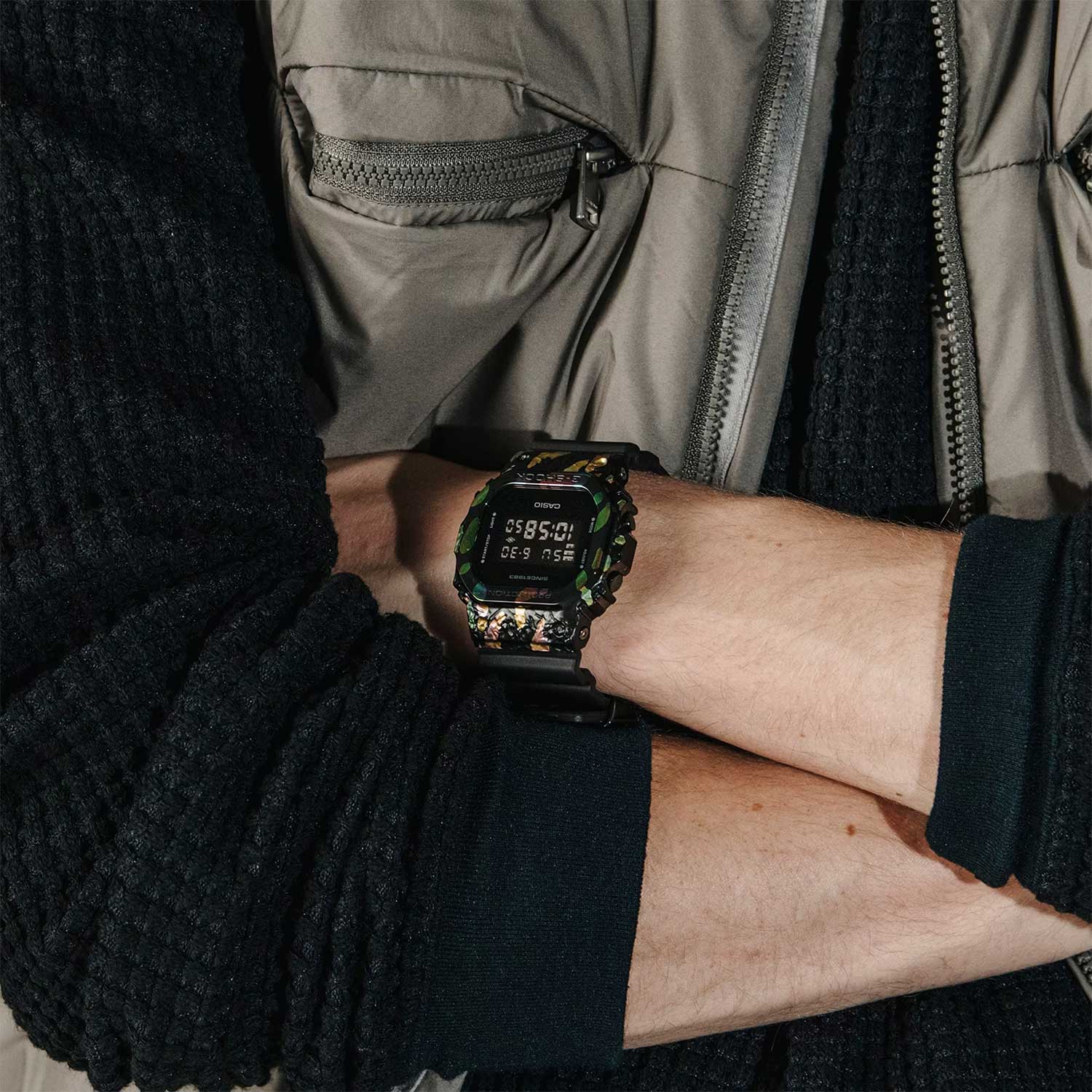 Японские наручные часы Casio G-SHOCK GM-5640GEM-1E с хронографом