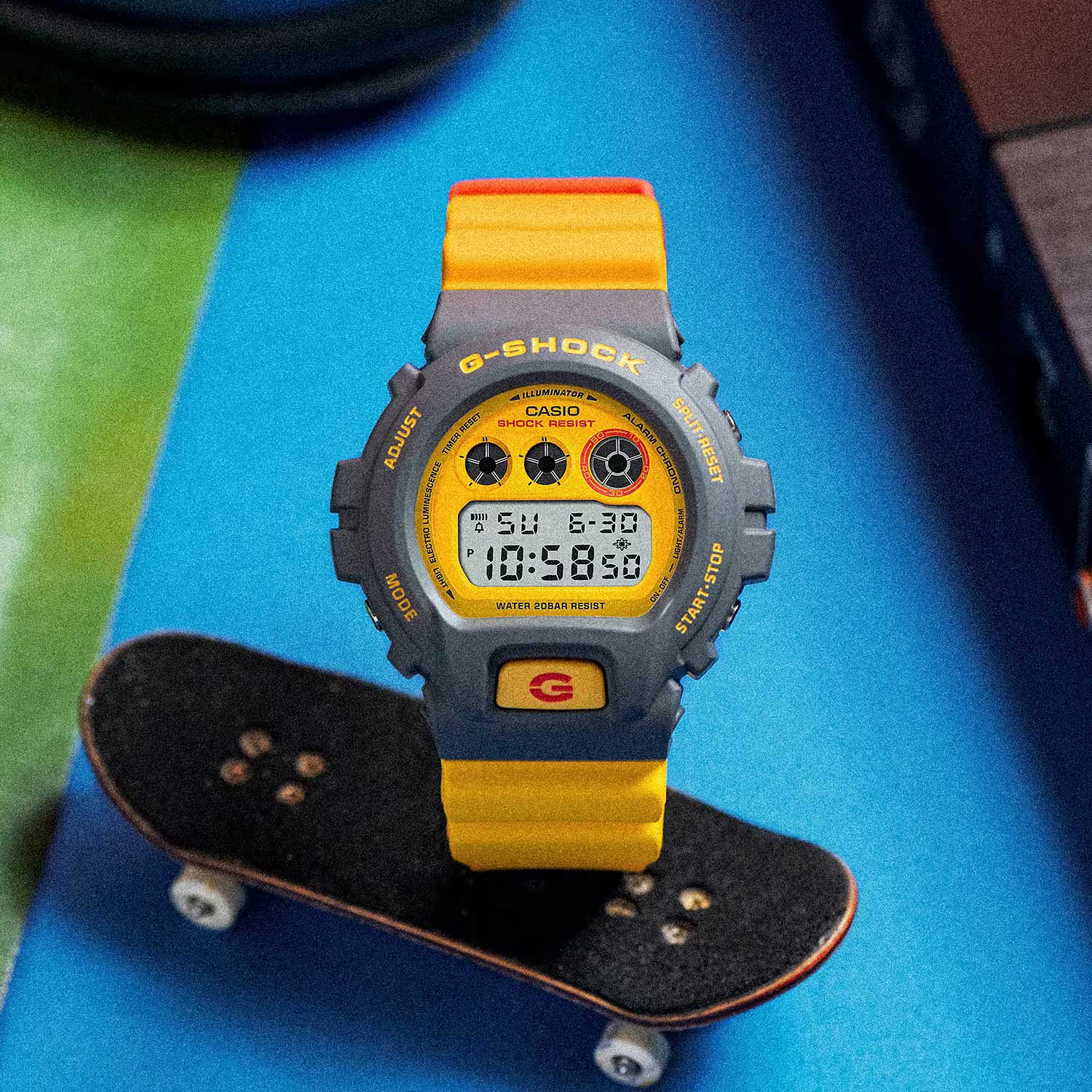 Японские наручные часы Casio G-SHOCK DW-6900Y-9 с хронографом