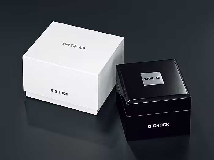 Японские титановые наручные часы Casio G-SHOCK MRG-B2000B-1A4 с хронографом