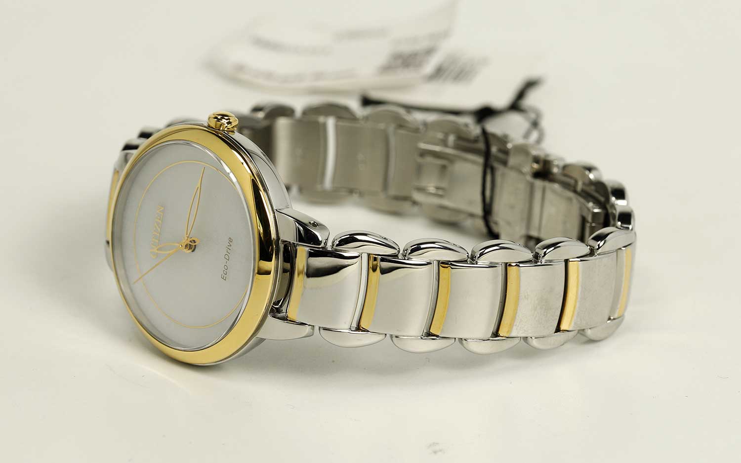 Японские наручные часы Citizen EM0674-81A