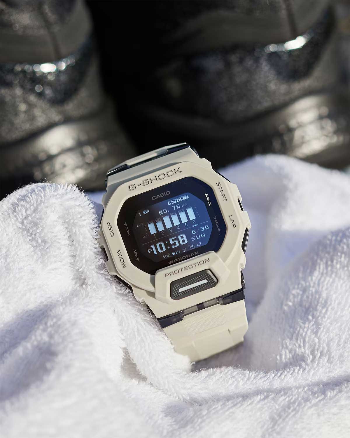 Японские спортивные наручные часы Casio G-SHOCK GBD-200UU-9E с хронографом