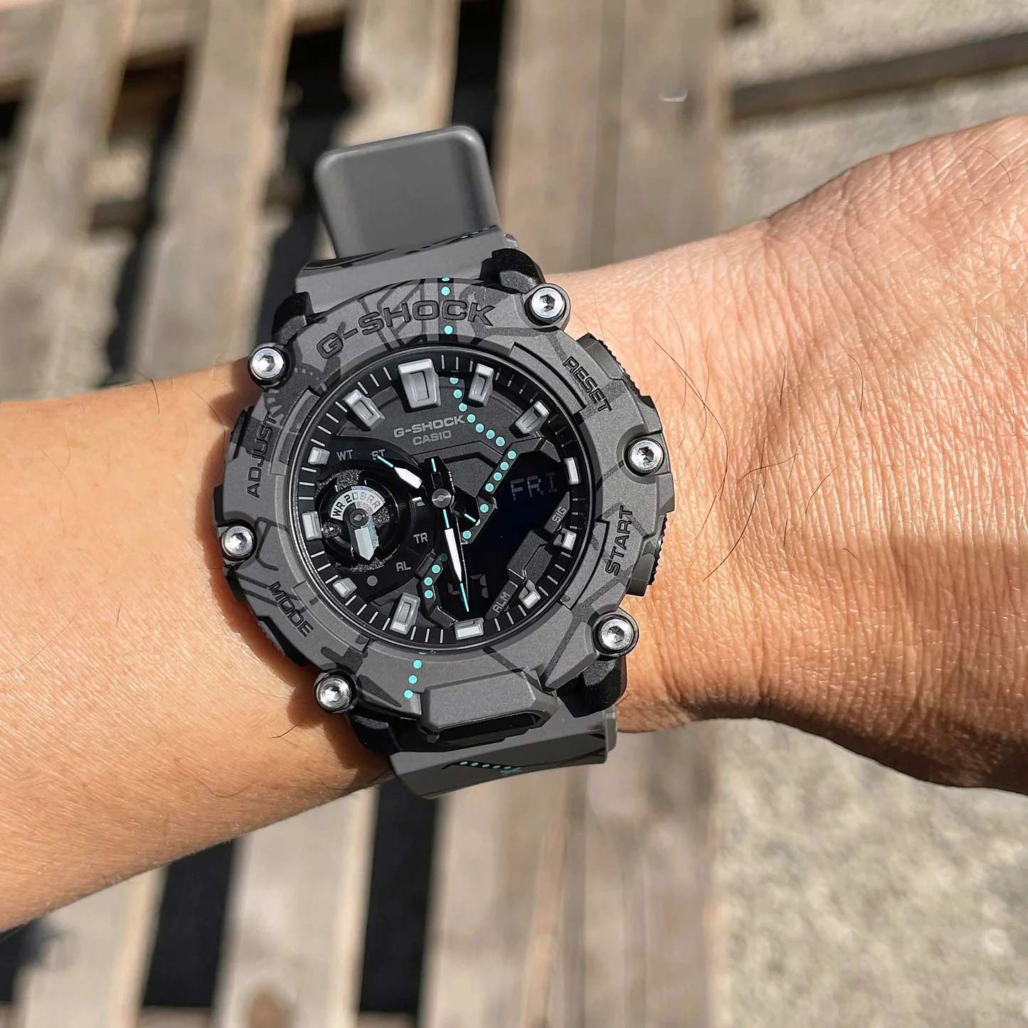 Японские наручные часы Casio G-SHOCK GA-2200SBY-8A с хронографом