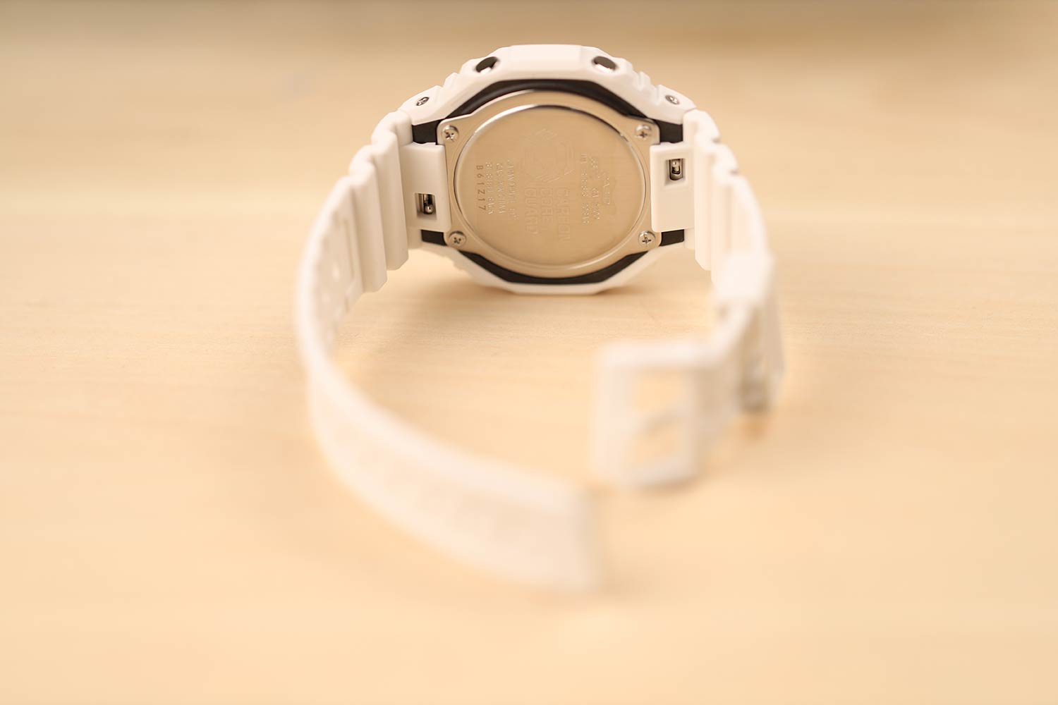 Японские наручные часы Casio G-SHOCK GA-2100-7AER с хронографом