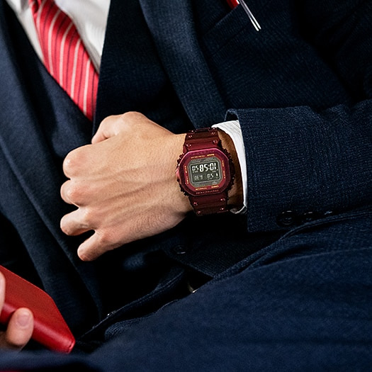 Японские наручные часы Casio G-SHOCK GMW-B5000RD-4ER с хронографом