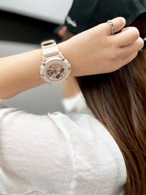 Японские наручные часы Casio G-SHOCK GMA-S2200M-4A с хронографом