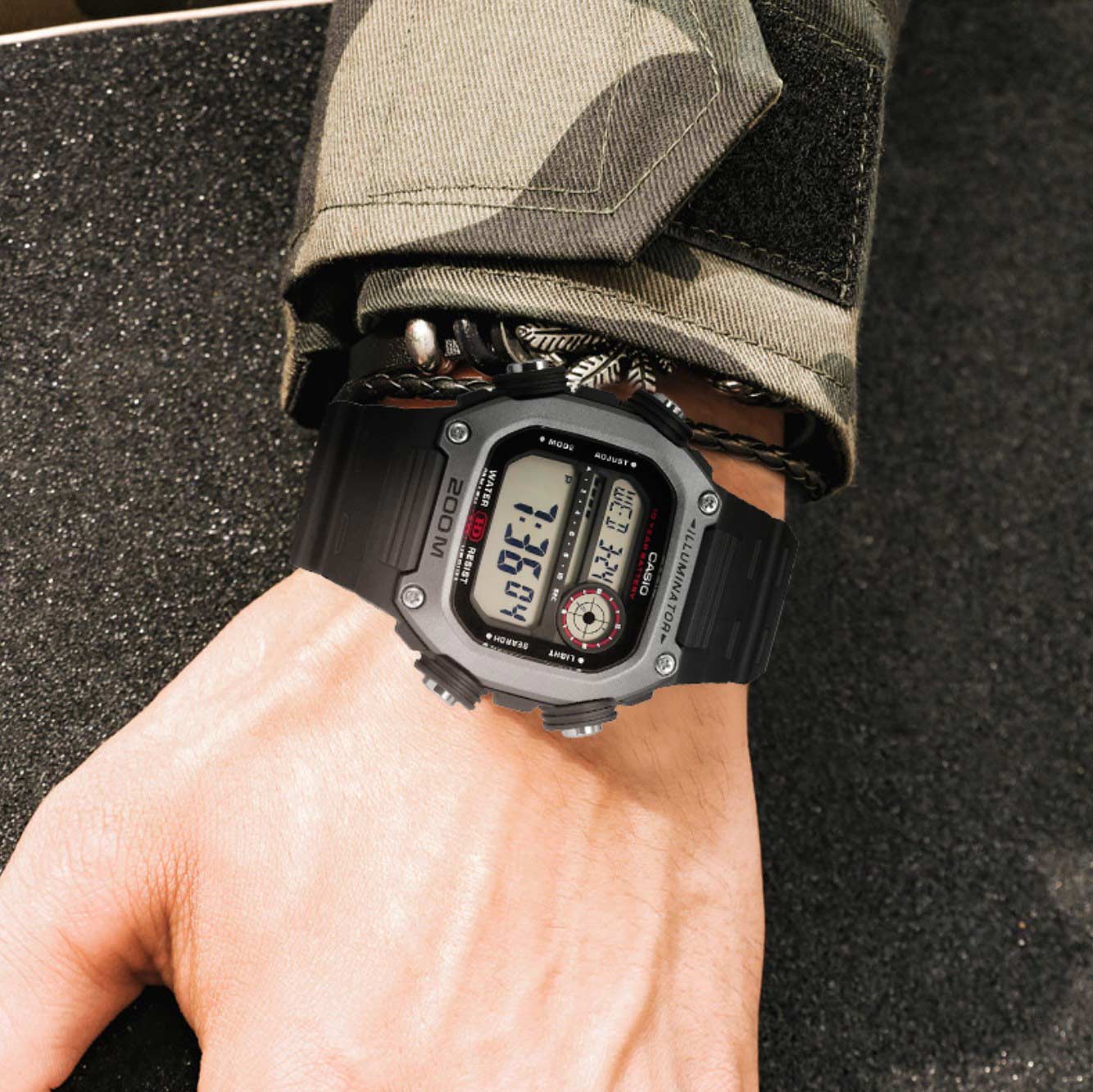 Японские наручные часы Casio Collection DW-291H-1AVEF с хронографом