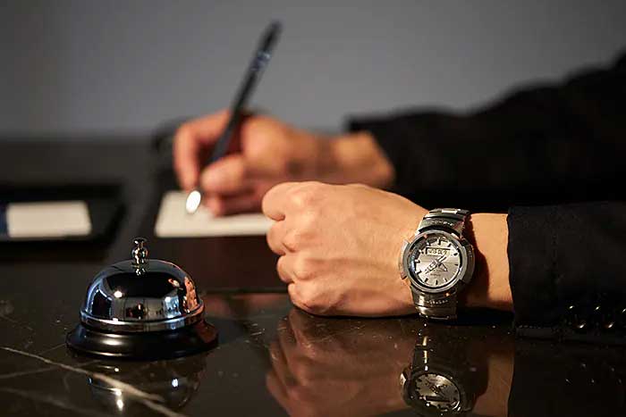 Японские наручные часы Casio G-SHOCK AWM-500D-1A8 с хронографом