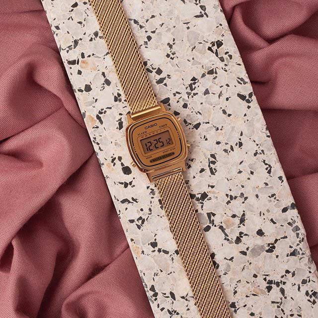 Японские наручные часы Casio Vintage LA-670WEGA-9E с хронографом