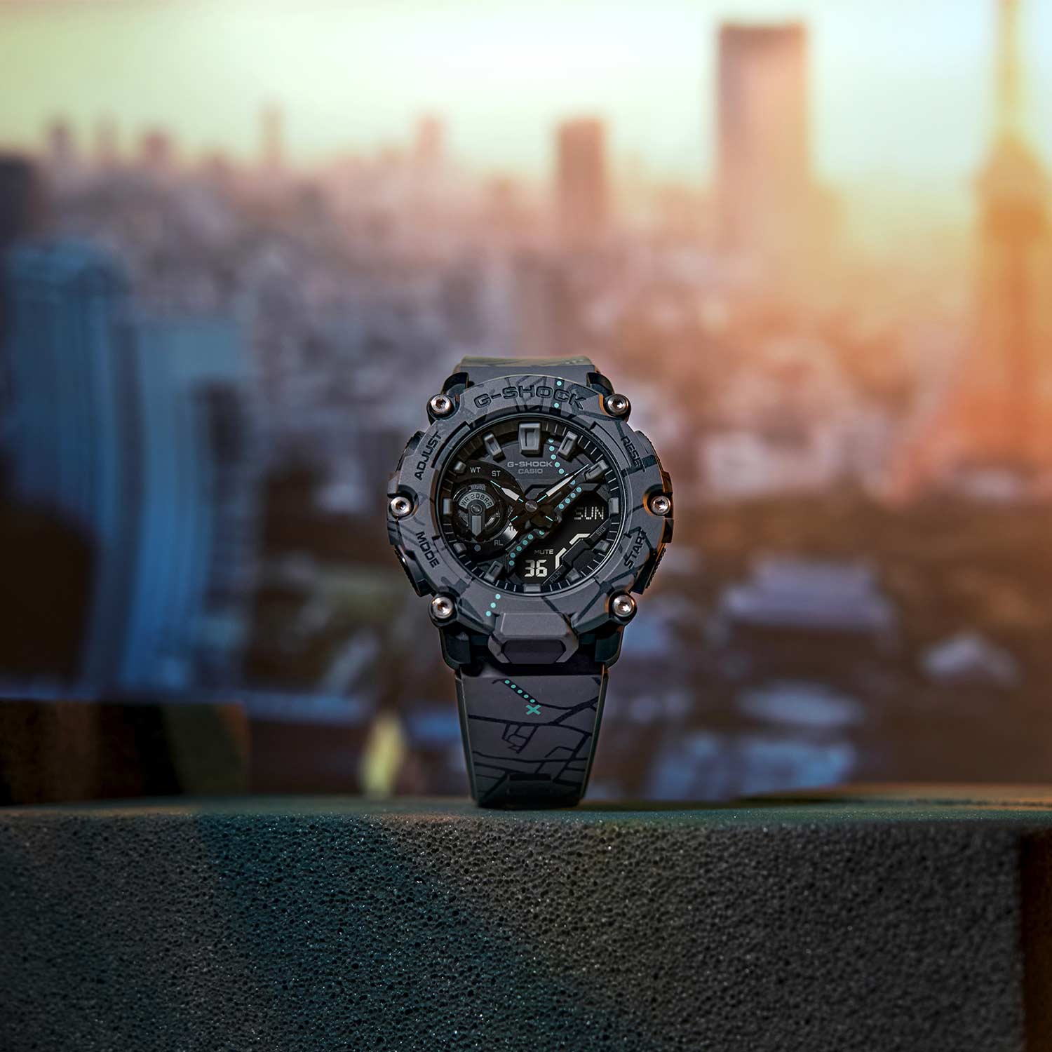 Японские наручные часы Casio G-SHOCK GA-2200SBY-8A с хронографом