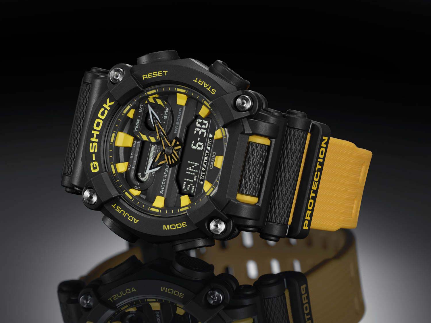 Японские наручные часы Casio G-SHOCK GA-900A-1A9ER с хронографом