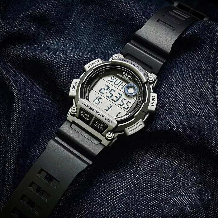 Японские спортивные наручные часы Casio Collection WS-2100H-1A2 с хронографом