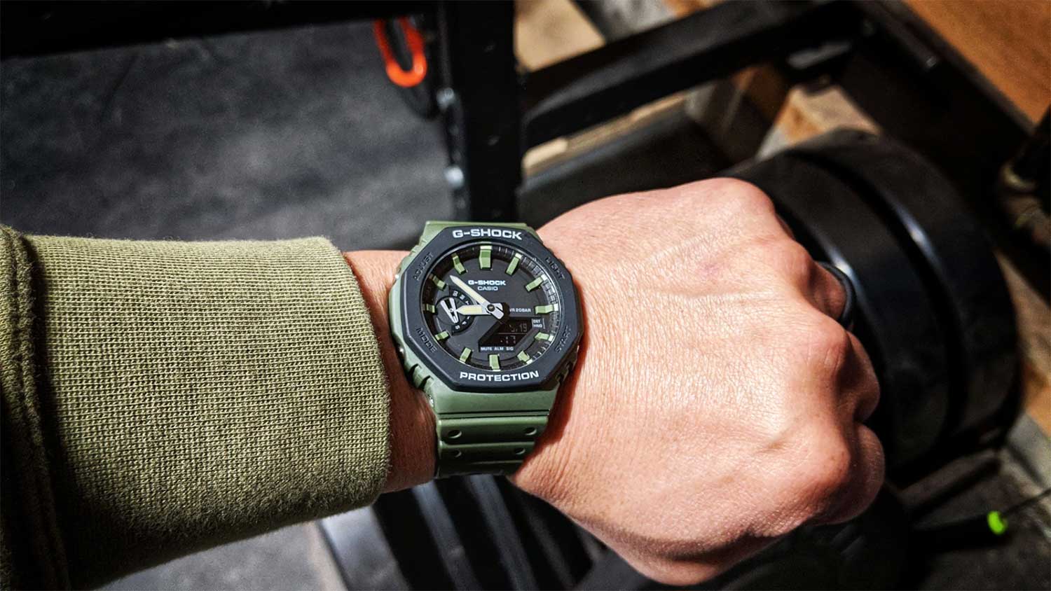 Японские наручные часы Casio G-SHOCK GA-2110SU-3AER с хронографом