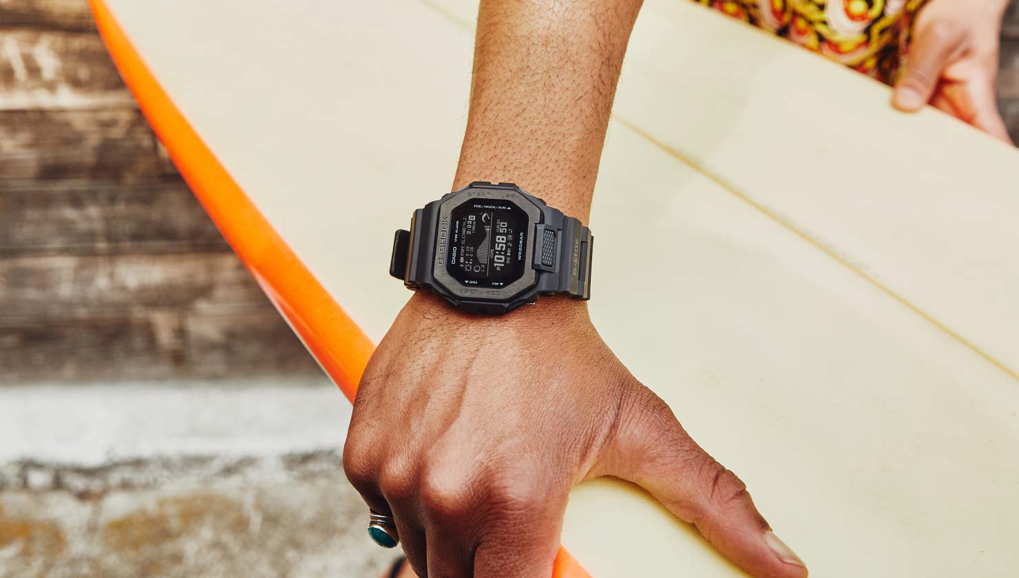 Японские спортивные наручные часы Casio G-SHOCK GBX-100NS-1ER с хронографом