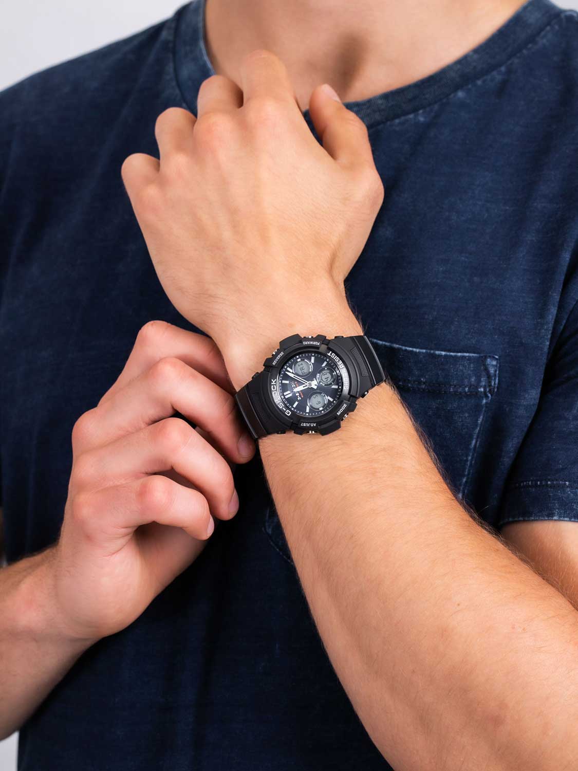 Японские наручные часы Casio G-SHOCK AWG-M100SB-2A с хронографом