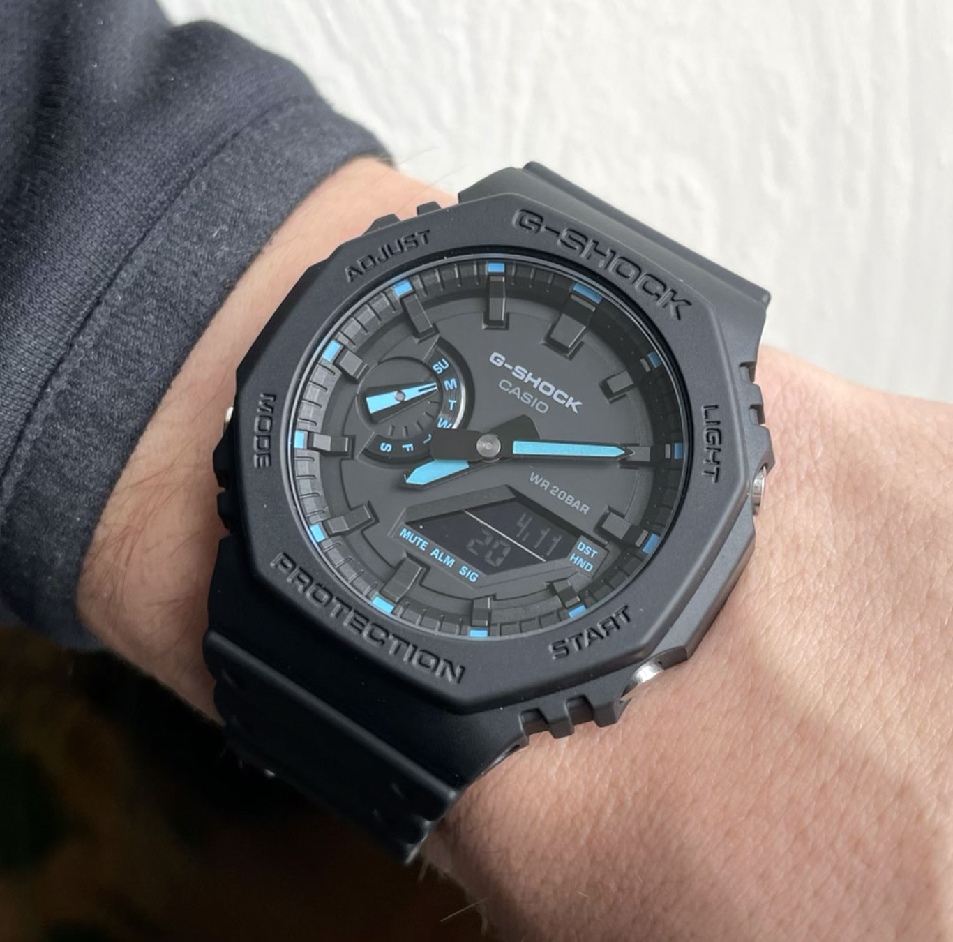 Японские наручные часы Casio G-SHOCK GA-2100-1A2ER с хронографом