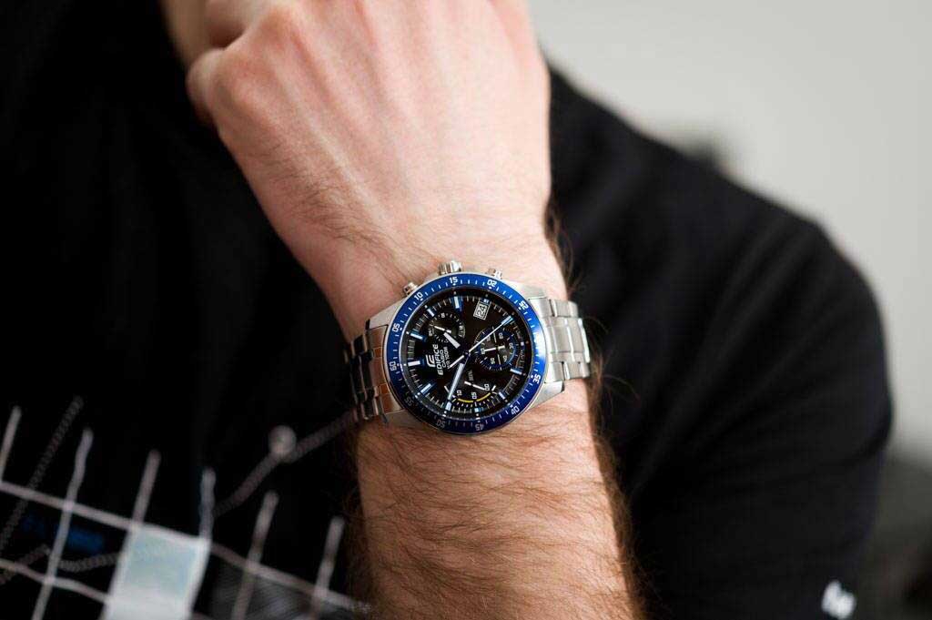 Японские наручные часы Casio Edifice EFV-540D-1A2VUEF с хронографом