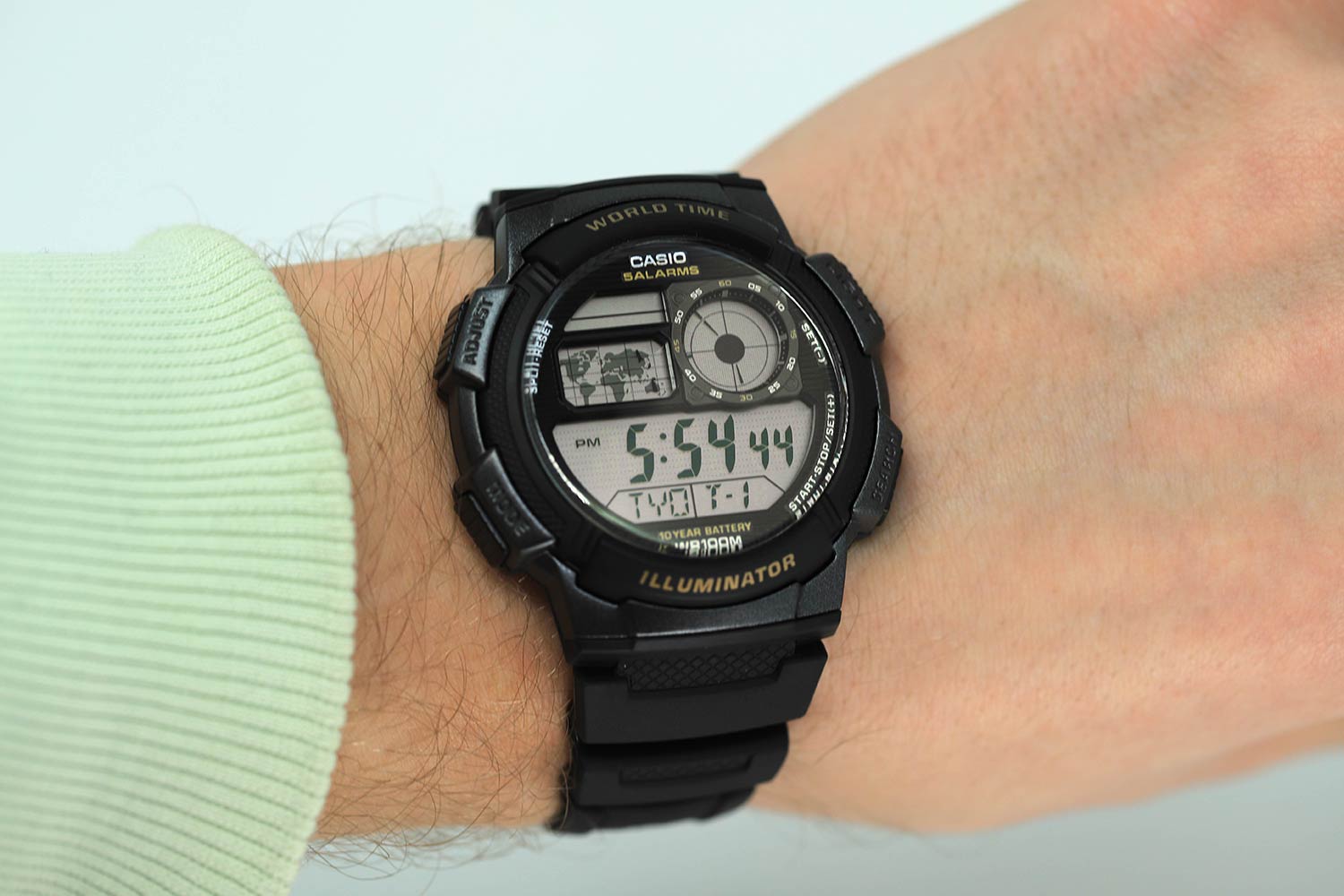 Японские наручные часы Casio Illuminator AE-1000W-1A с хронографом