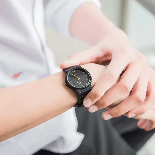 Японские наручные часы Casio Collection MQ-24-1E