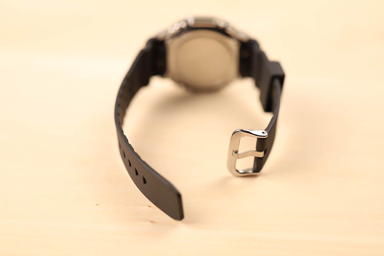 Японские наручные часы Casio G-SHOCK GM-2100-1AER с хронографом