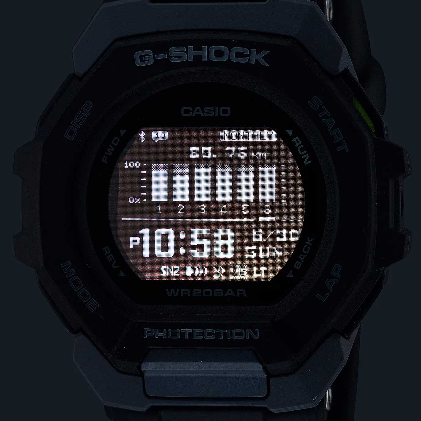 Японские спортивные наручные часы Casio G-SHOCK GBD-300-1 с хронографом