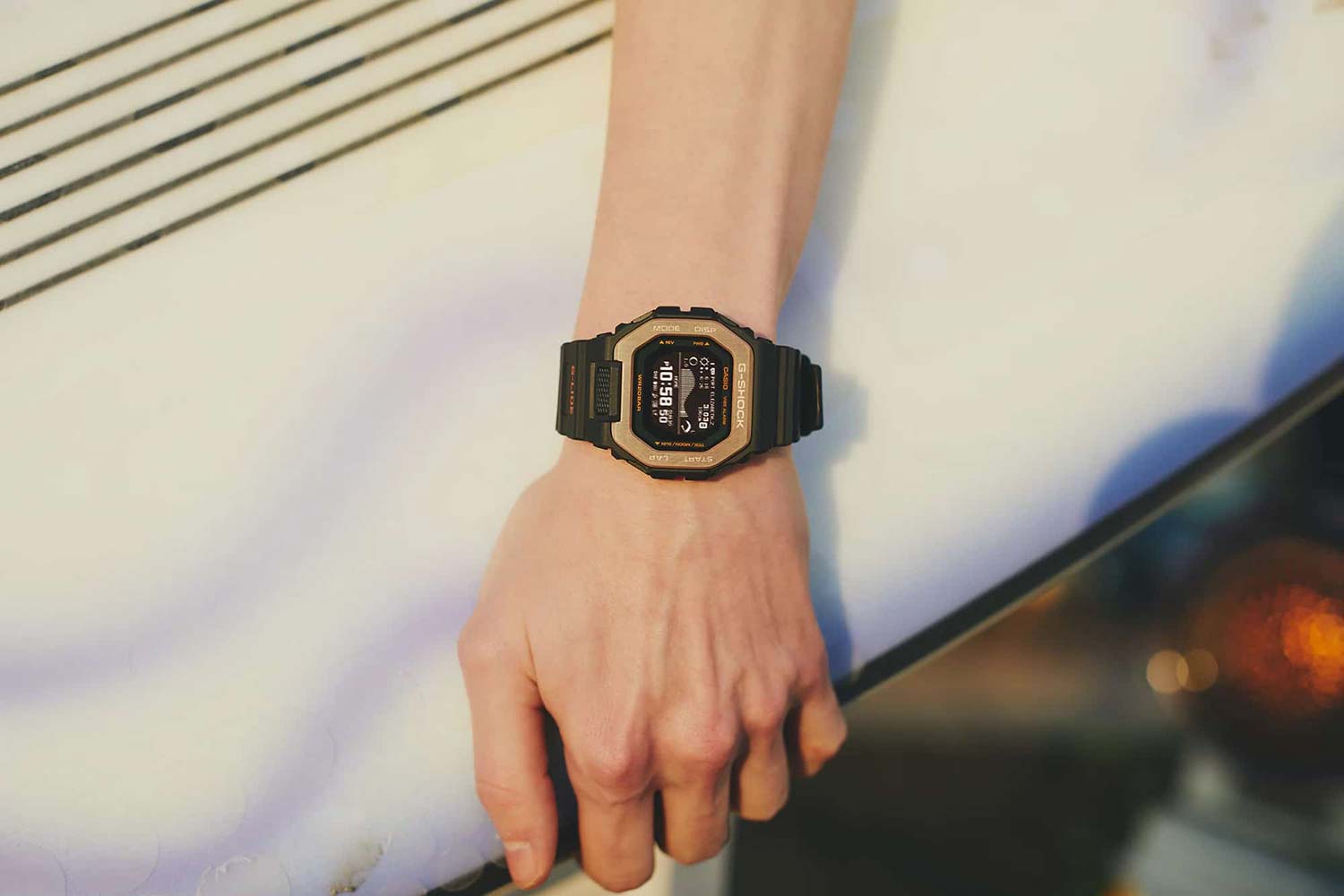 Японские спортивные наручные часы Casio G-SHOCK GBX-100NS-4ER с хронографом