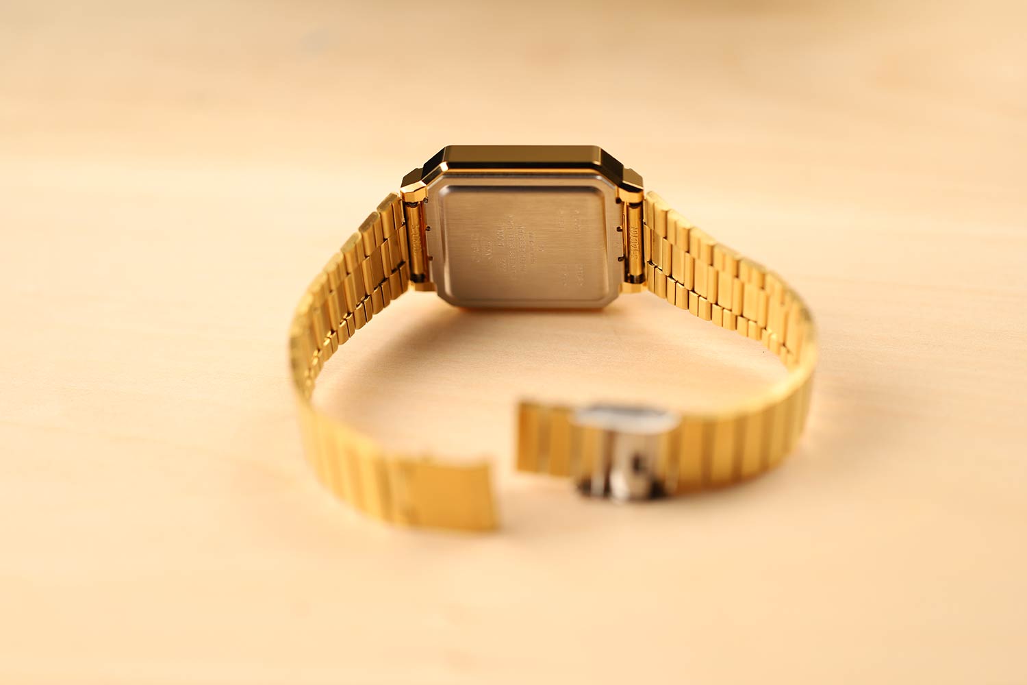 Японские наручные часы Casio Vintage A100WEG-9AEF с хронографом