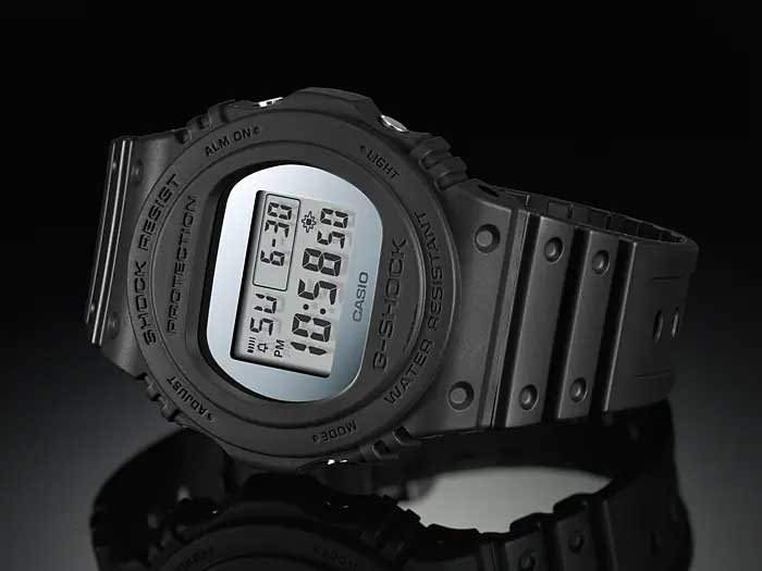 Японские наручные часы Casio G-SHOCK DW-5700BBMA-1 с хронографом